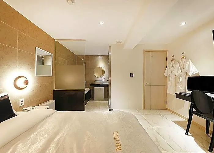 Wangsimni Palace 3*